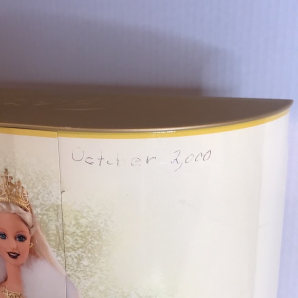 Celebration Barbie 2000 - Picture 6 of 7